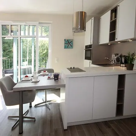 Linden-Palais 4-Sterne-Apartment In Strandnaehe Heiligendamm